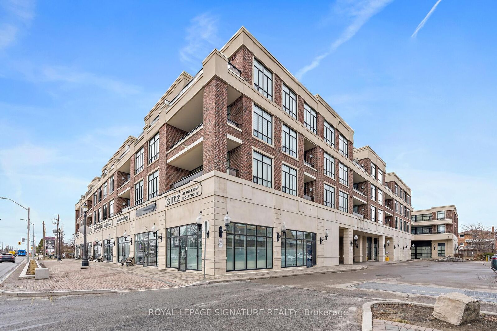 Property Photo: 2396 Major Mackenzie Drive W 220 ON L6A 4Y1
