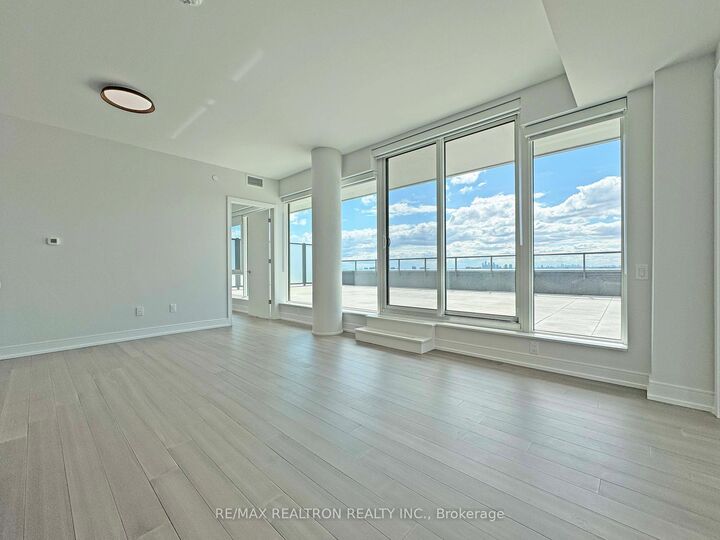 Property Photo:  664 Spadina Avenue 1001  ON M5S 2H7 