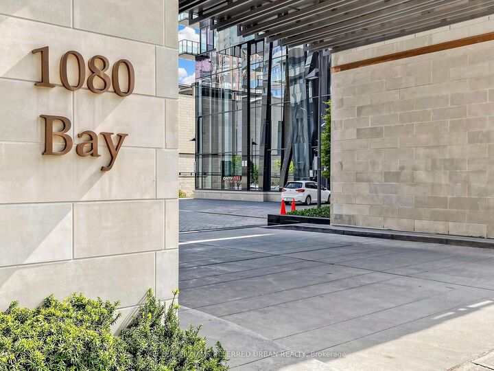 1080 Bay Street 1710 — photo 1