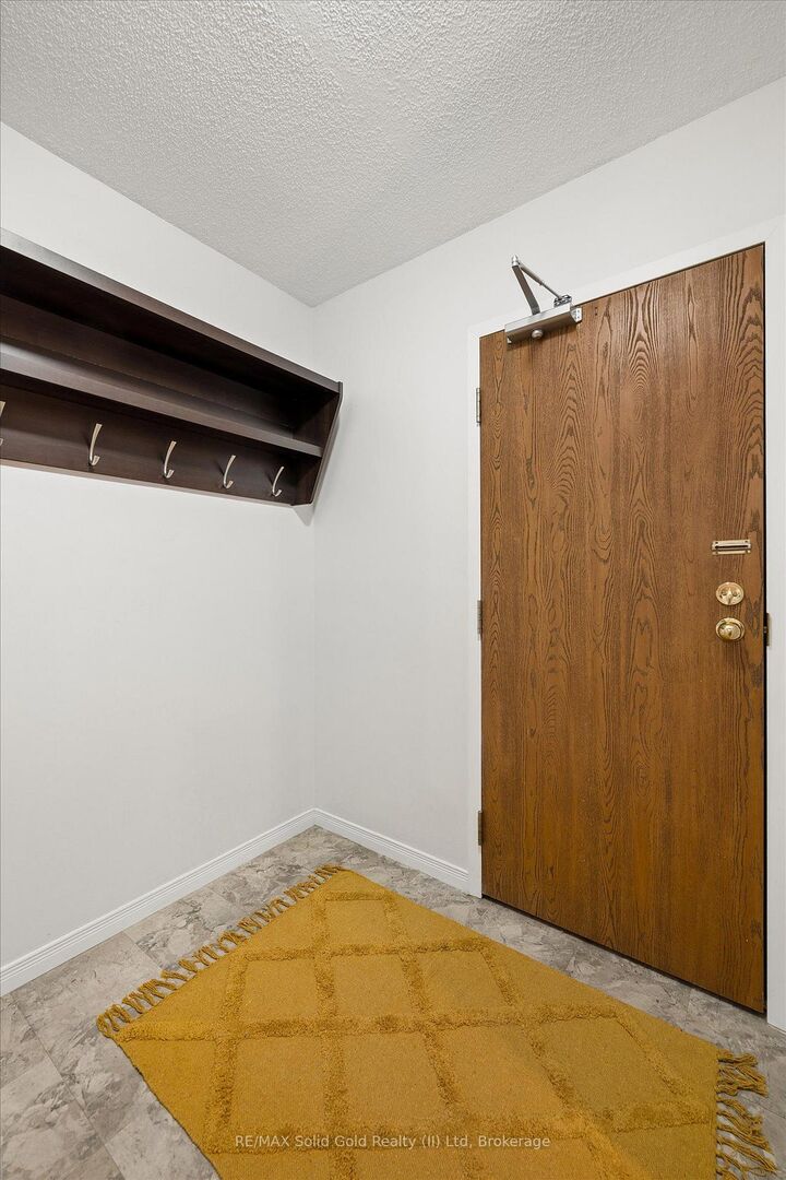Property Photo:  565 Greenfield Avenue 912  ON N2C 2P5 