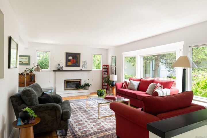 Property Photo:  10496 Jocelyn Pl  BC V8L 2P5 