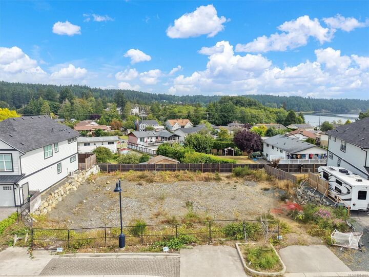 Property Photo:  280 Seafield Rd  BC V9C 0R1 