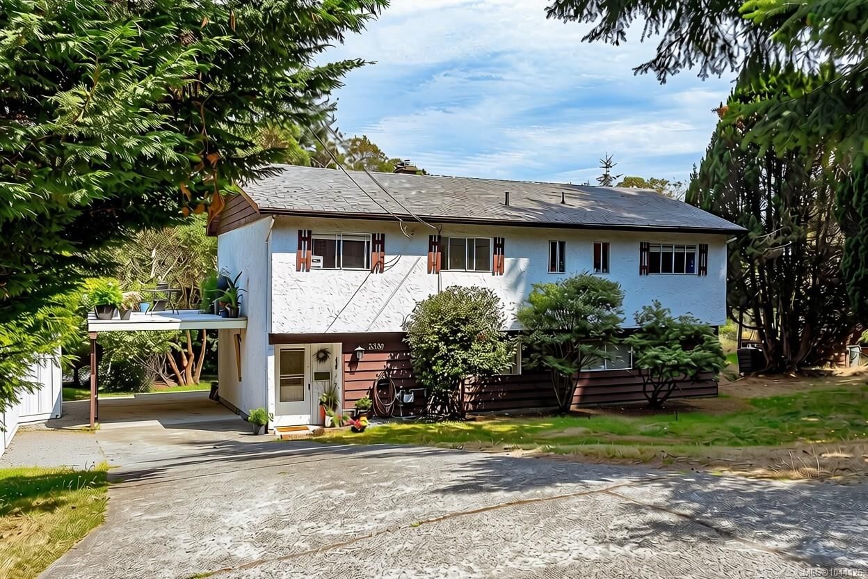 Property Photo:  3330 Ravenwood Rd  BC V9C 2X4 