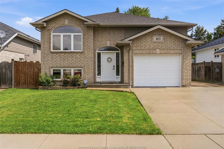 165 Thomas Avenue — photo 1