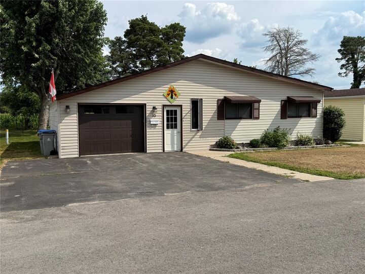 Property Photo: 10 Velma Street ON N7G 3L3