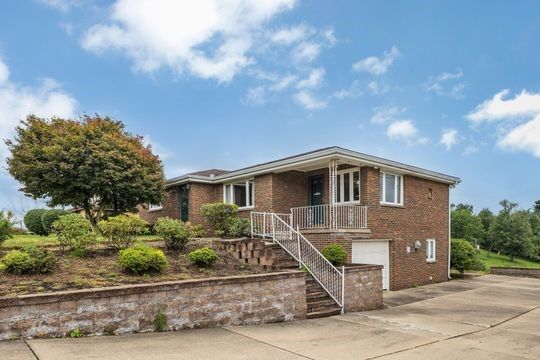 Property Photo:  107 Greenridge Drive  PA 15063 