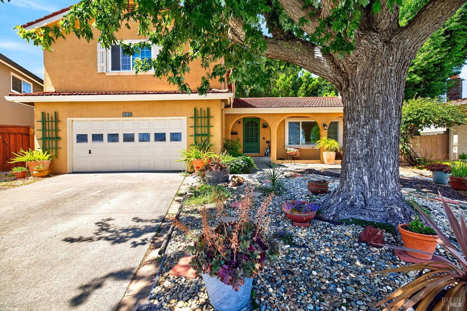 Property Photo: 901 Catalpa Way CA 94954