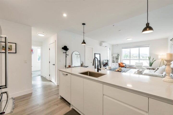 Property Photo: 2180 Kelly Avenue 2506 BC V3C 0S5