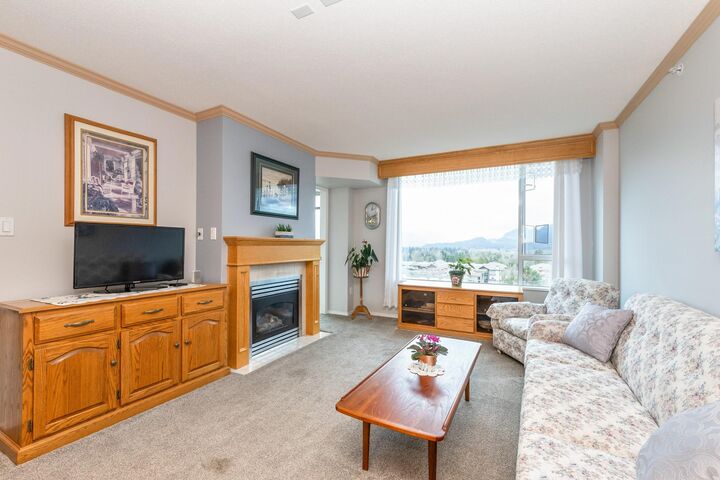 Property Photo: 12148 224 Street 809 BC V2X 3N8
