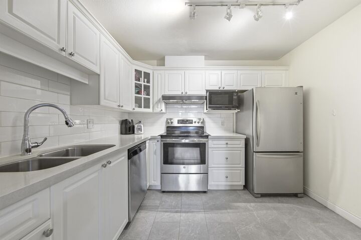 5735 Hampton Place 105 — photo 1