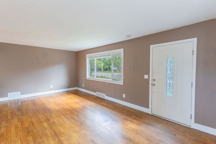 Property Photo: 2316 Meadowood Street MT 59102