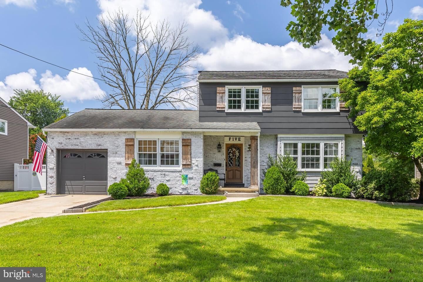 Property Photo:  5 Cambridge Drive  NJ 08096 