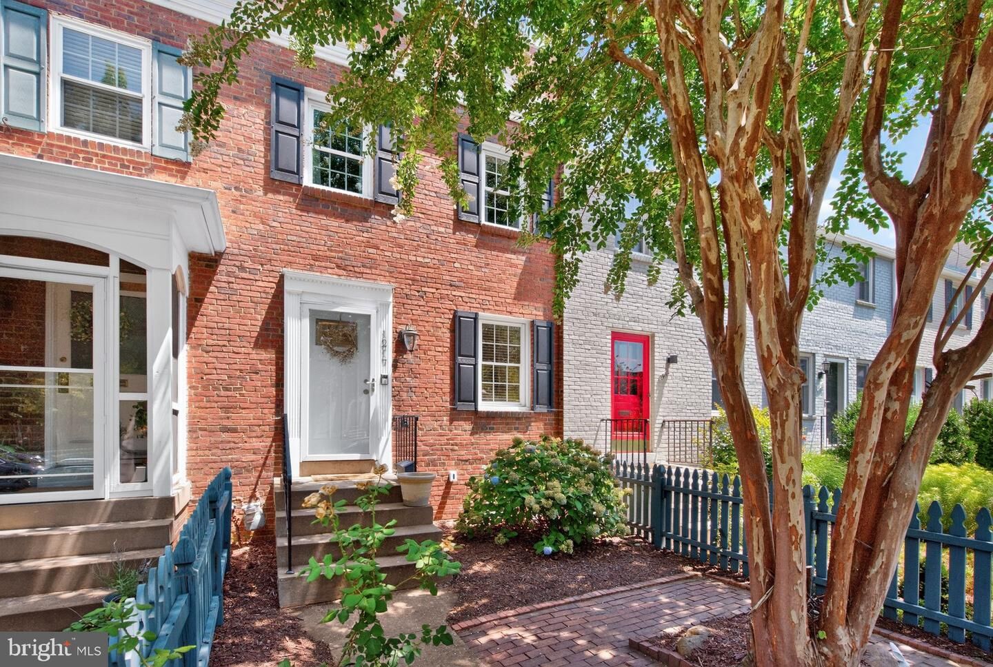 Property Photo:  1217 Colonial Avenue  VA 22314 
