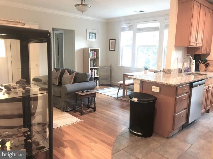 Property Photo: 401 Commonwealth Avenue 31A VA 22301