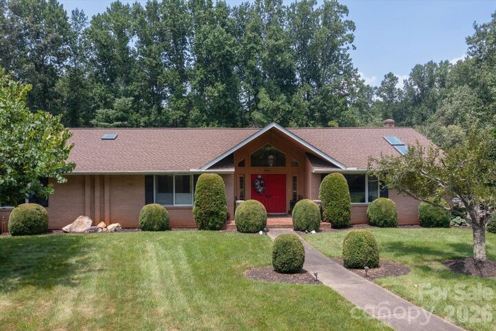 Property Photo:  12 Highlander Lane  NC 28792 