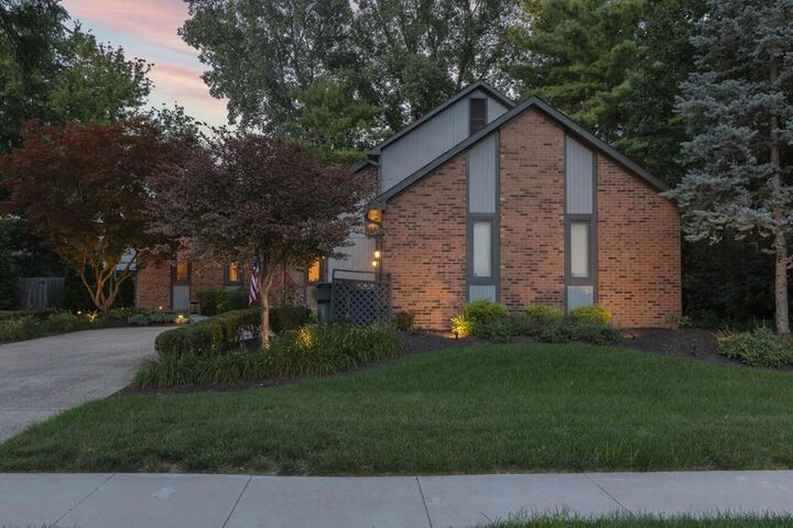 Property Photo: 2318 Starleaf Lane OH 43235