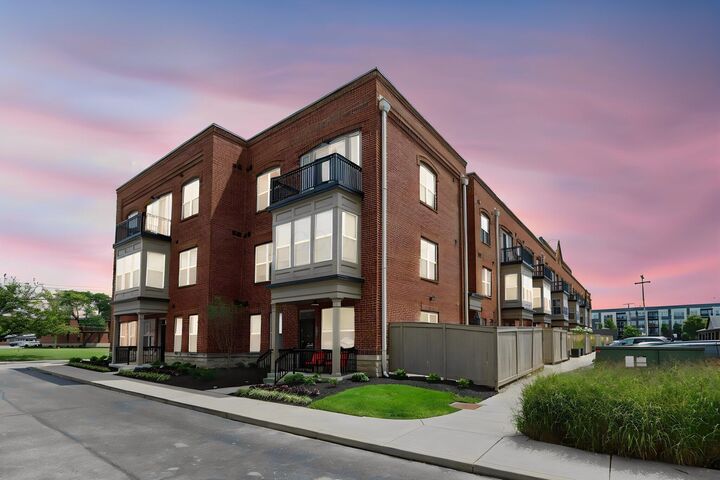 Property Photo: 925 Ingleside Avenue OH 43215