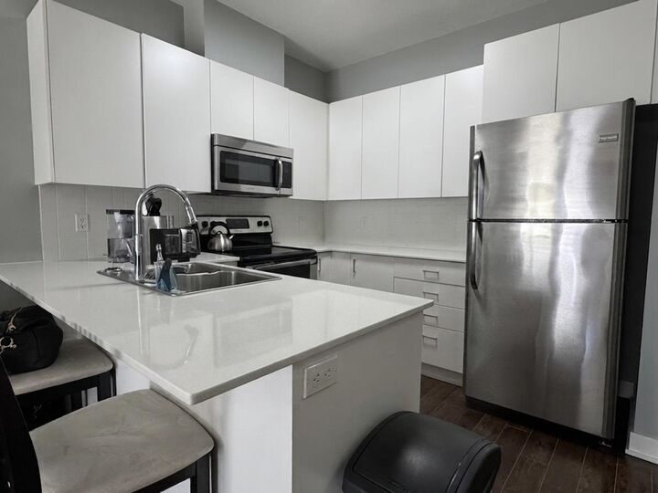 20460 Douglas Crescent 414 — photo 1
