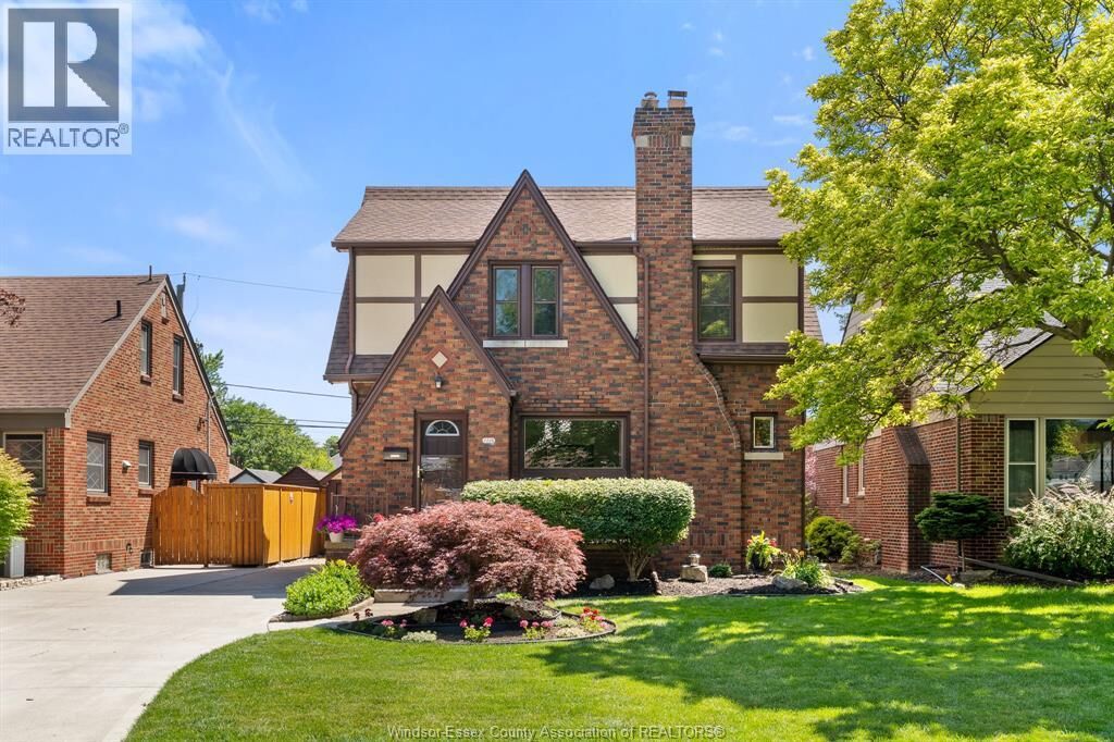 Property Photo: 2226 Gladstone Avenue ON N8W 2N7