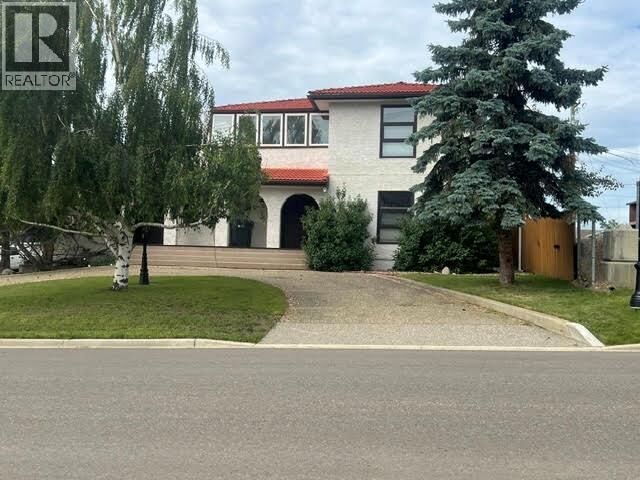 808 96 Avenue — photo 1