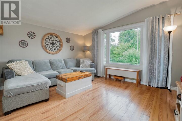 Property Photo:  886 Beatrice  ON P3A 3E5 