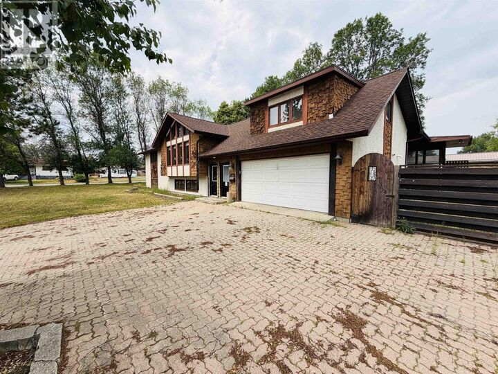 Property Photo:  239 Memorial Ave  ON P8N 2M6 