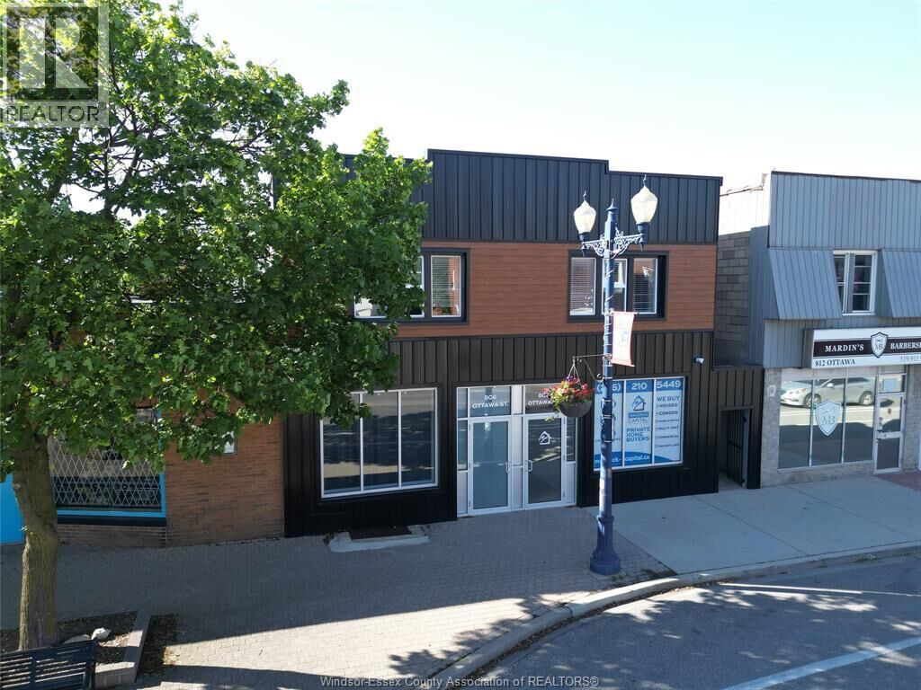 Property Photo:  806 Ottawa Street Main  ON N8X 2C6 