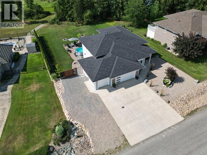 Property Photo: 2710 Golf Course Drive BC V0E 1H2