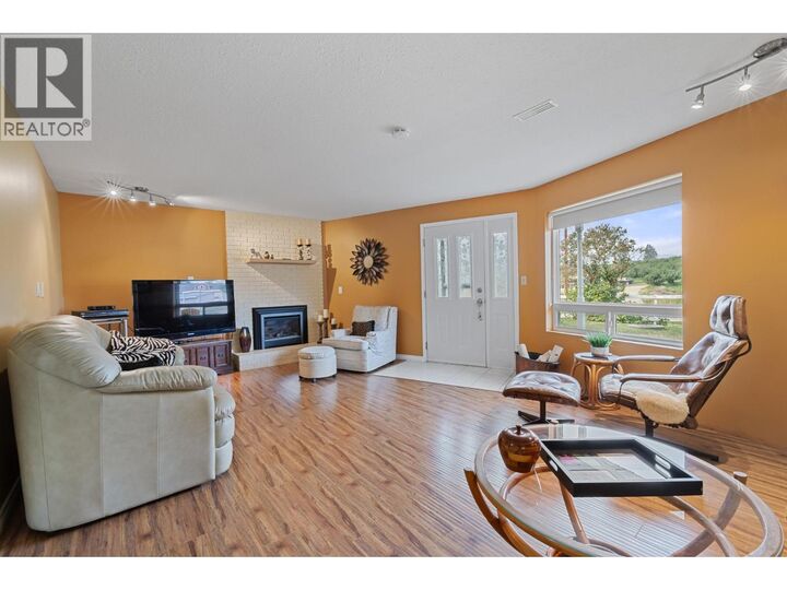Property Photo: 535 Curtis Road BC V1V 2G6