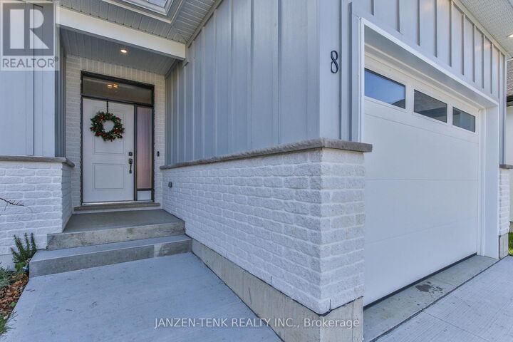 8 Charles Court — photo 1