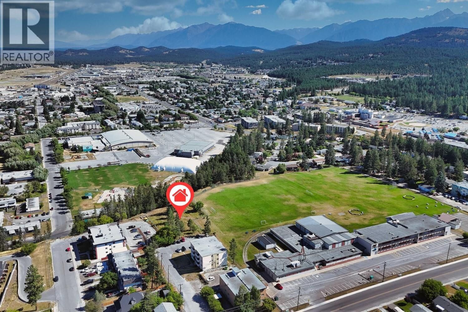 Property Photo:  114 17A Avenue South  BC V1C 3A5 