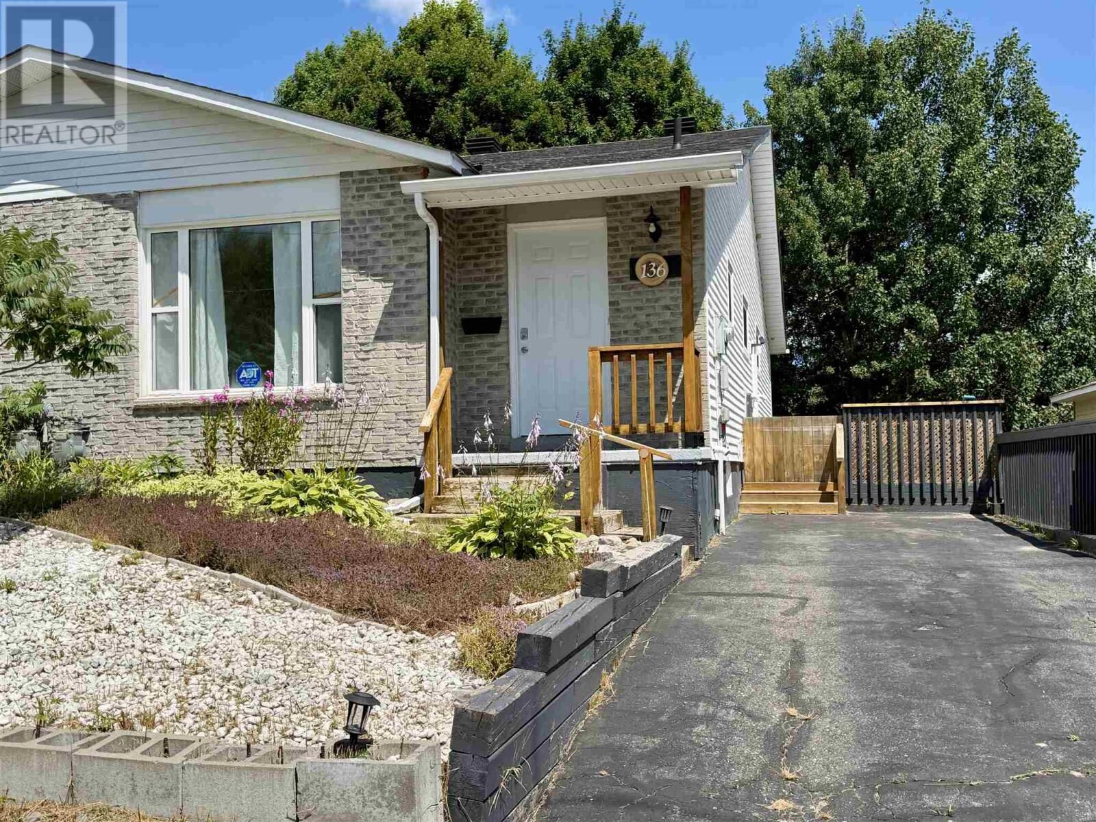 Property Photo: 136 Frobel Dr ON P5A 3A2