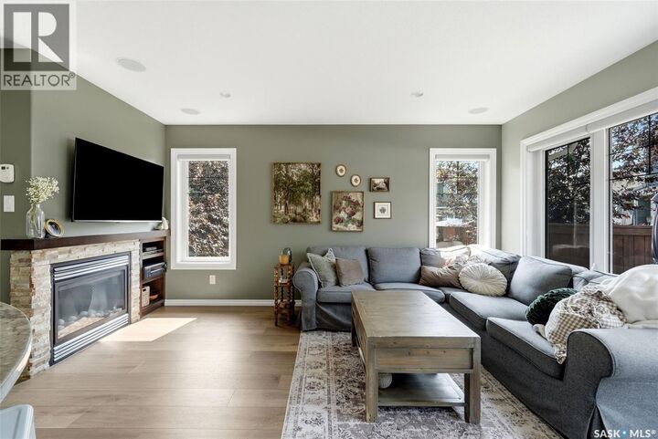Property Photo:  213 4002 Sandhill Crescent  SK S4V 3J1 
