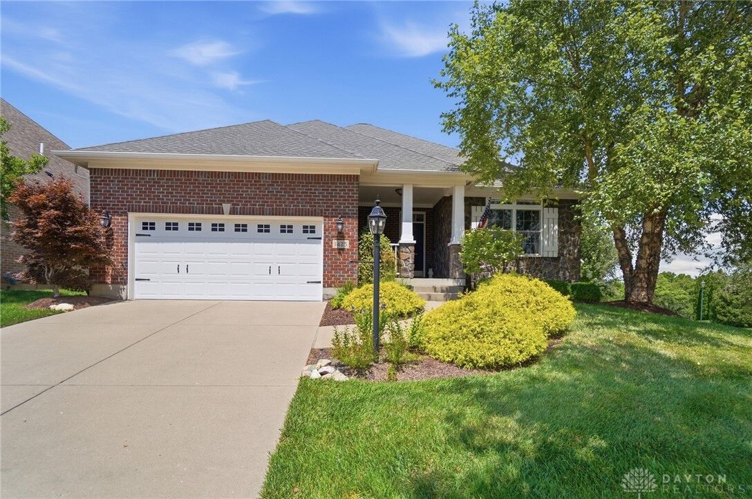 Property Photo:  1425 Audubon Lane  OH 45385 