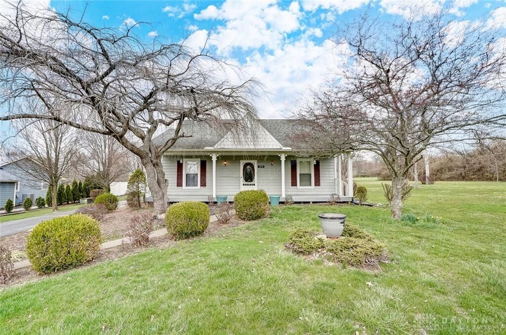 Property Photo:  1970 Greenbriar Road  OH 45036 