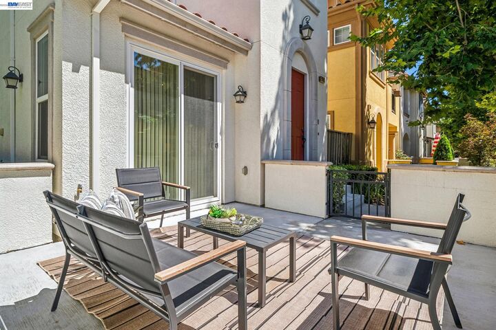 Property Photo:  2998 Sage Common  CA 94551 