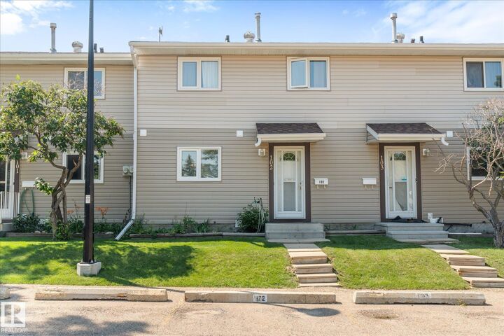 Property Photo:  102 Spruce Glen  AB T7X 2J6 