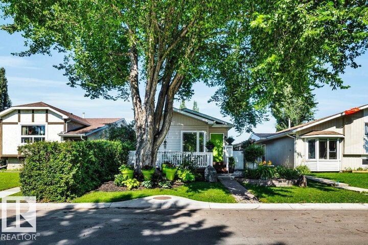 Photo de la propriété:  216 Greenwood Drive  AB T7X 1Y9 