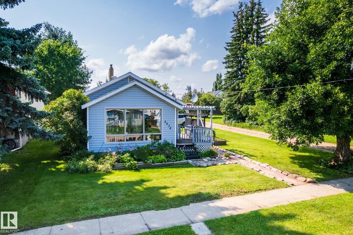 Property Photo: 4834 51 Street AB T0G 1L0