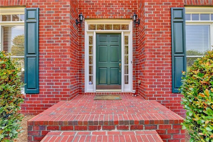 Property Photo:  720 Brafferton Way  GA 30005 