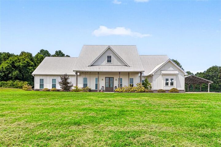 Property Photo: 1475 Storey Lane GA 30549