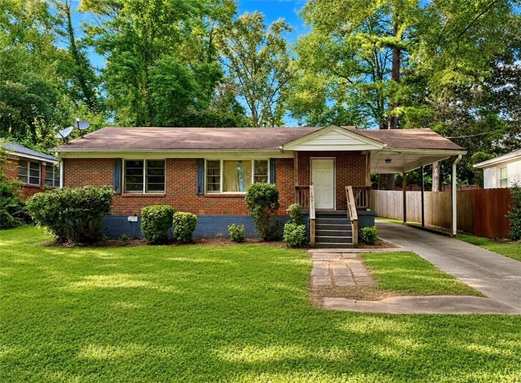 Property Photo:  2171 Lilac Lane  GA 30032 
