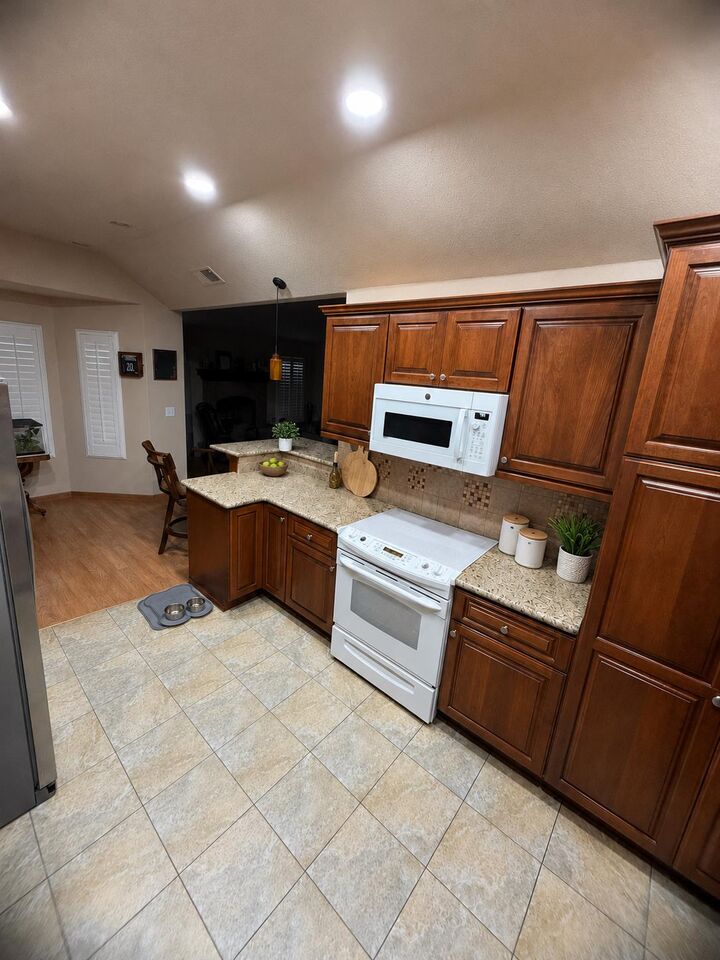 Property Photo:  6313 N Gentry Avenue  CA 93711 