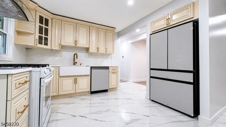 Property Photo: 266 Hamilton Rd NJ 07666