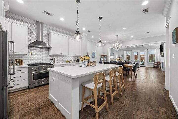 Property Photo:  118 E 27th Street B  TX 77008 