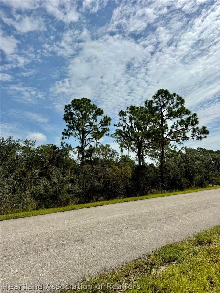Property Photo: 1502 Crossview Street FL 33852