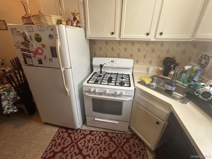 Property Photo: 107 Sneden Place W 107 NY 10977