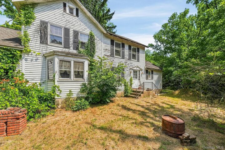 Property Photo:  148 Quannacut Road  NY 12566 