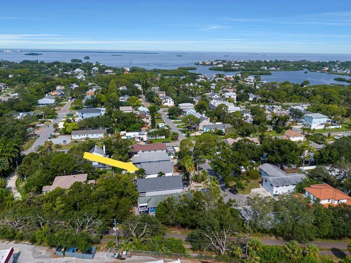 Property Photo: 940 Wisconsin Avenue FL 34683