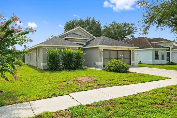 Property Photo: 31407 Satinleaf Run FL 34602